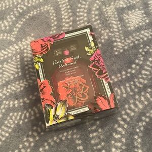 Victoria’s Secret Bombshell Wild Flower Perfume